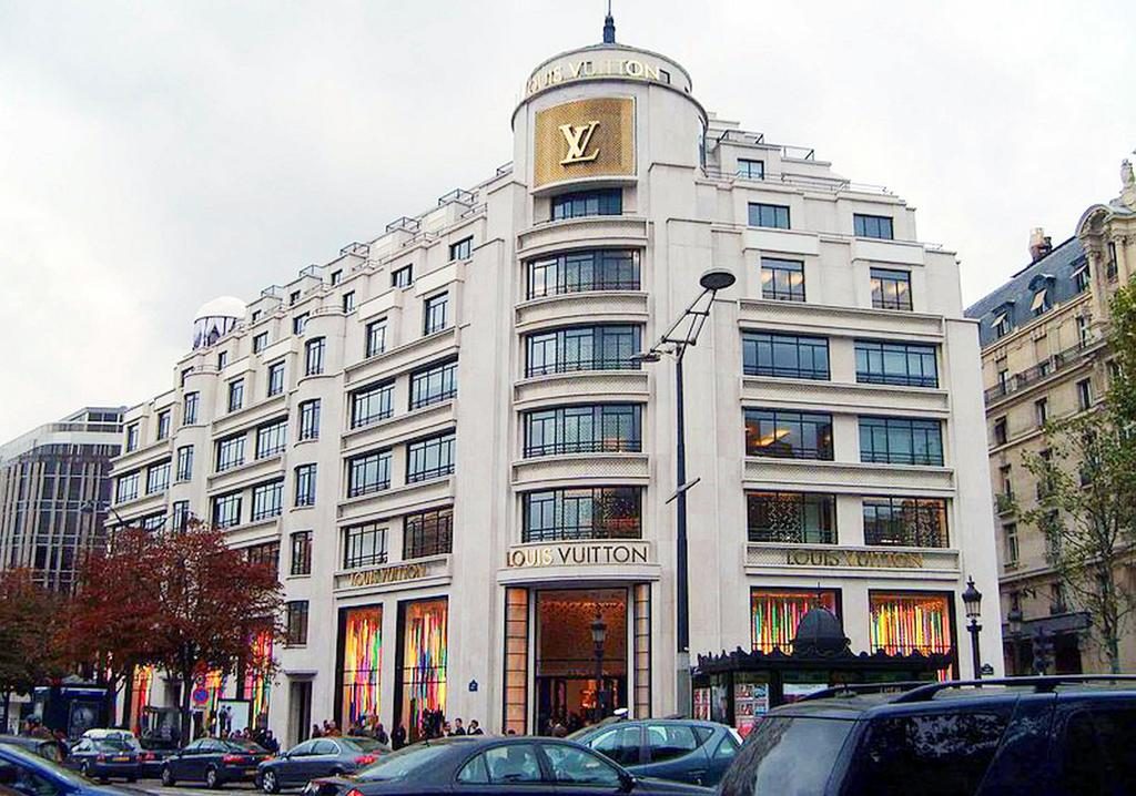 Luxury giant LVMH Moet Hennessy Louis Vuitton has reached an agrrement to  purchase Tiffanhy & Co. for $16.2 Billion; images of both Fifth Avenue  flagship stores located across the street from each