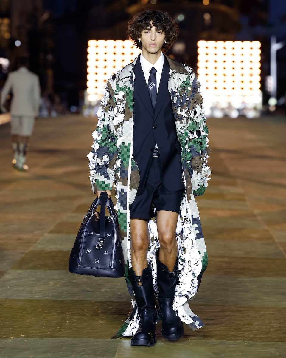 Louis Vuitton Spring 2022 Menswear Collection  Menswear, Fashion show men,  Men fashion show