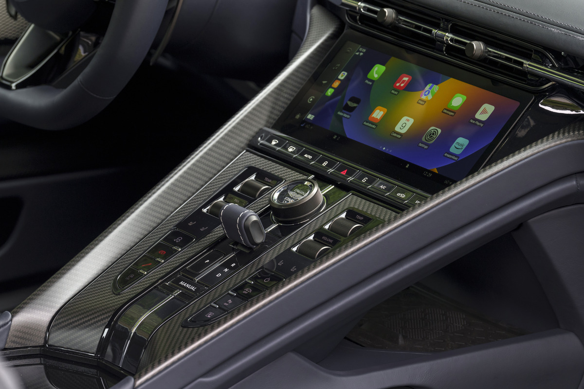 DB12 interior console