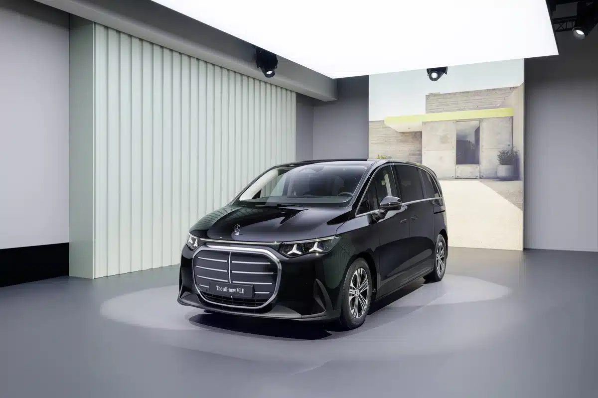 Mercedes VLE Electric Limousine Redefines Luxury