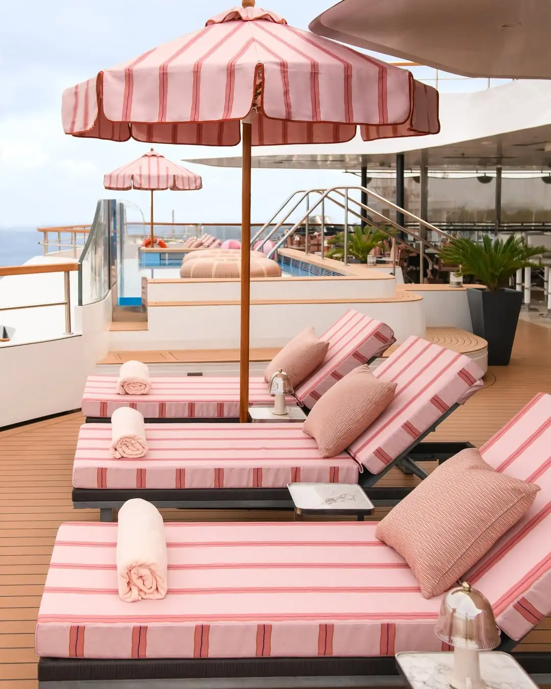Ritz-Carlton Yacht Collection and Ginori 1735 Unveil Luxury Design Experience Aboard Evrima
